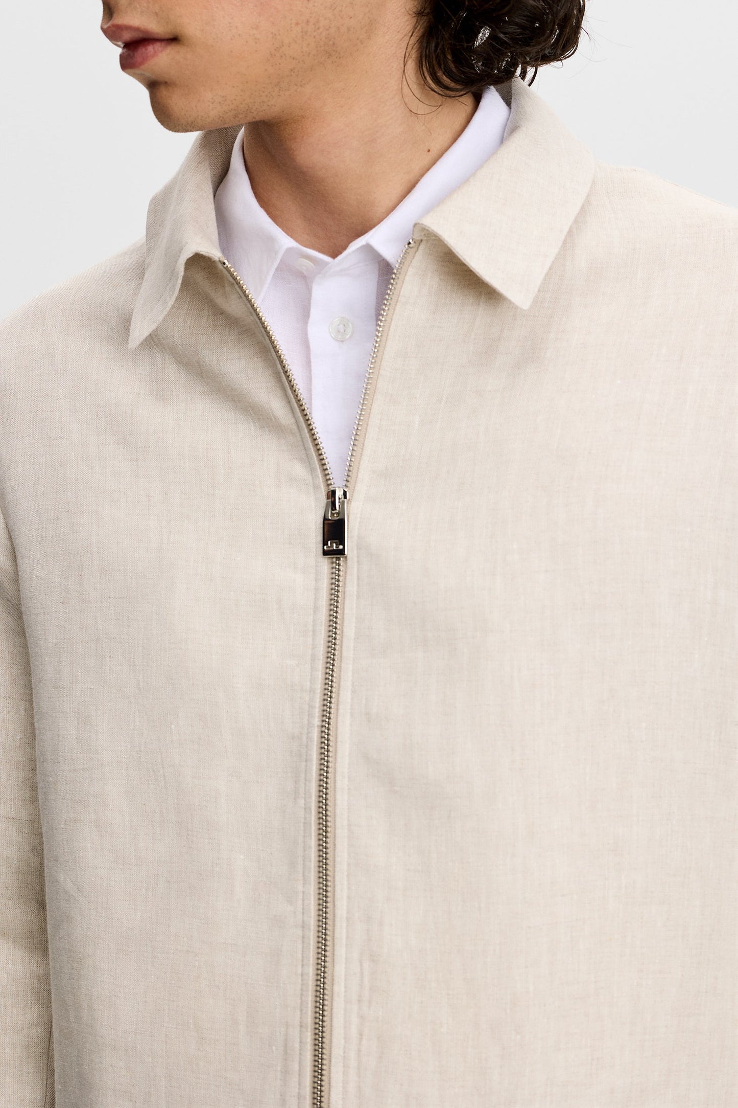 Julius Drape Linen Overshirt / Moonbeam