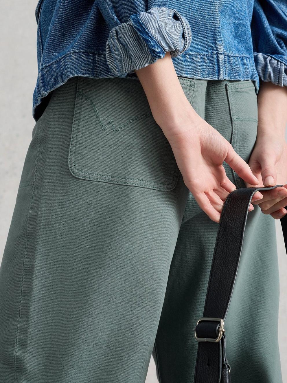 Crop Tia Wide Leg Jean