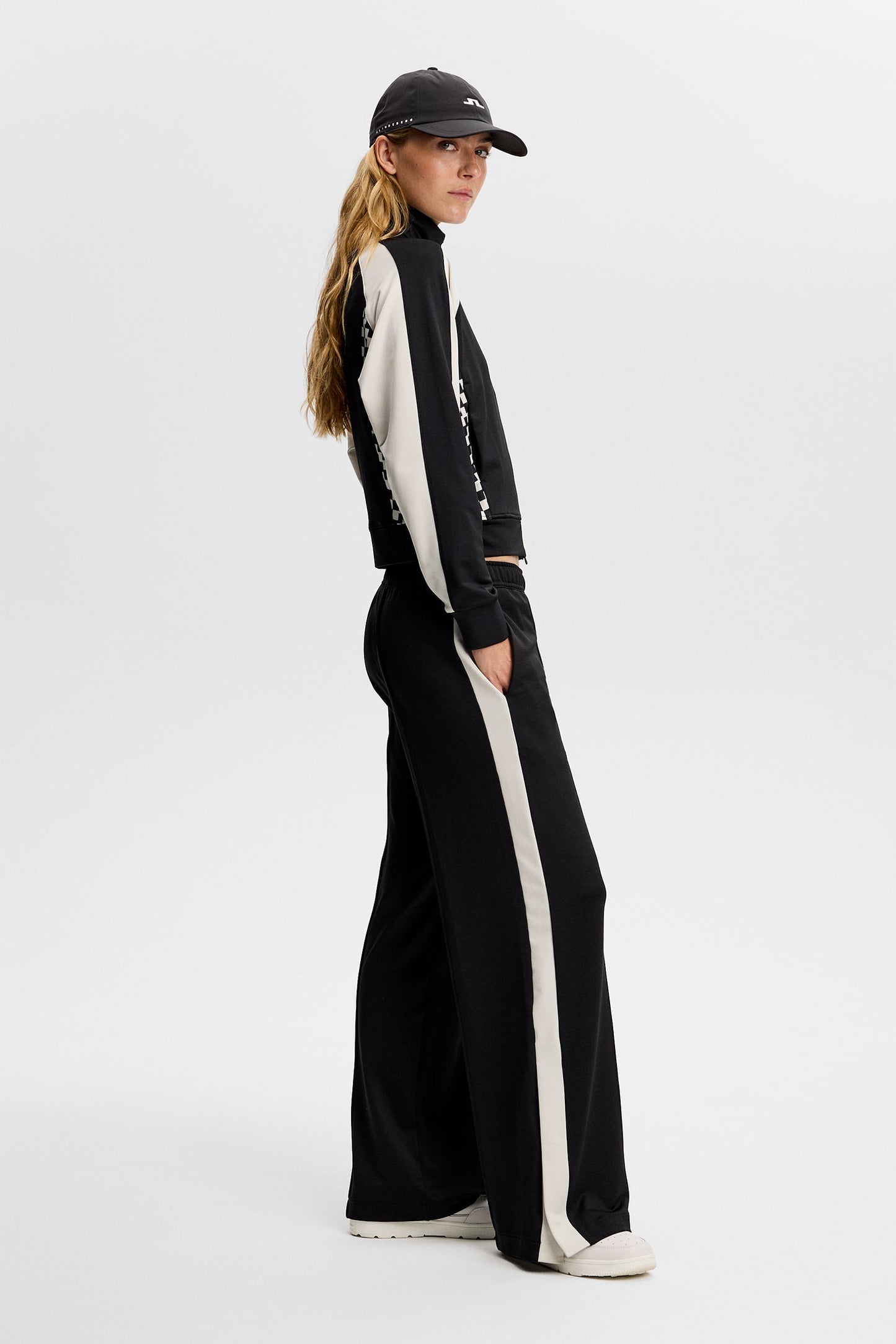 Fabiola Track Jacket / Black
