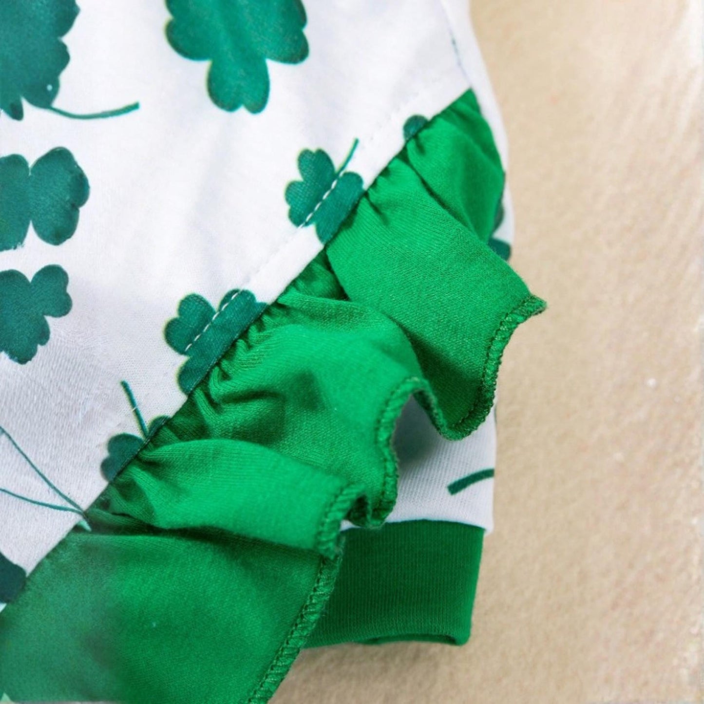 Combinaison personnalisée pour animaux de compagnie St. Patrick Chanceux | inCloth10